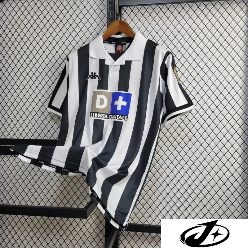 Retro 1998/99 Juventus Home Jersey - Image 4