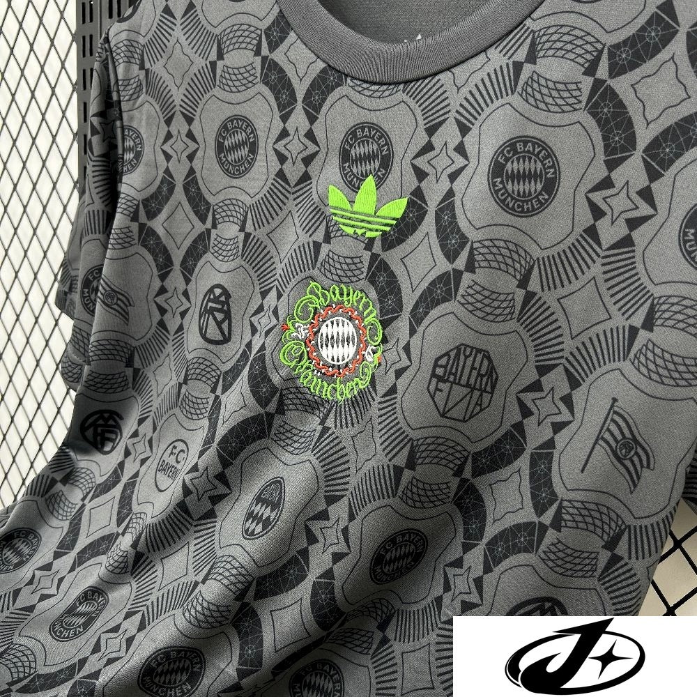 2025/26 Mens Bayern Munich Wiesn T-Shirt Jersey - Image 4